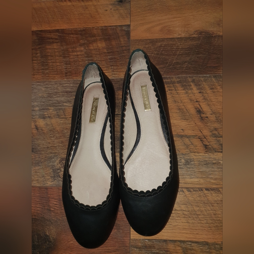 Louise et Cie Womens Size 8 Eilley Scalloped Ballet Flat Black Leather Round Toe